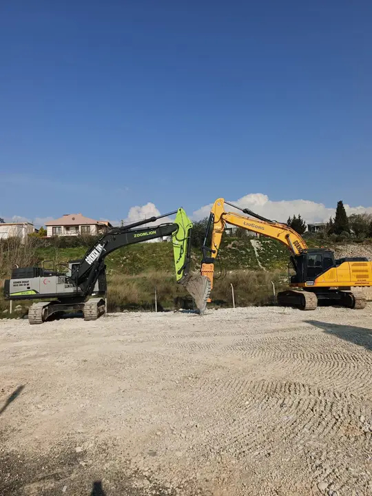 Aydın Palplanş: sahada ekskavatör ve vibro çakıcı