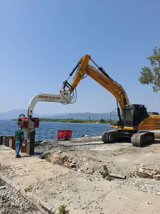 Aydın Palplanş: kıyı kenarında palplanş çakımı