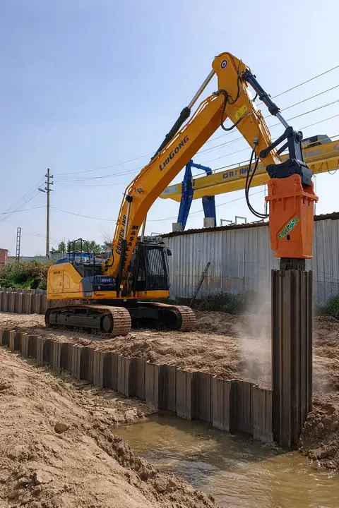 Aydın Palplanş: ekskavatörle palplanş çakımı