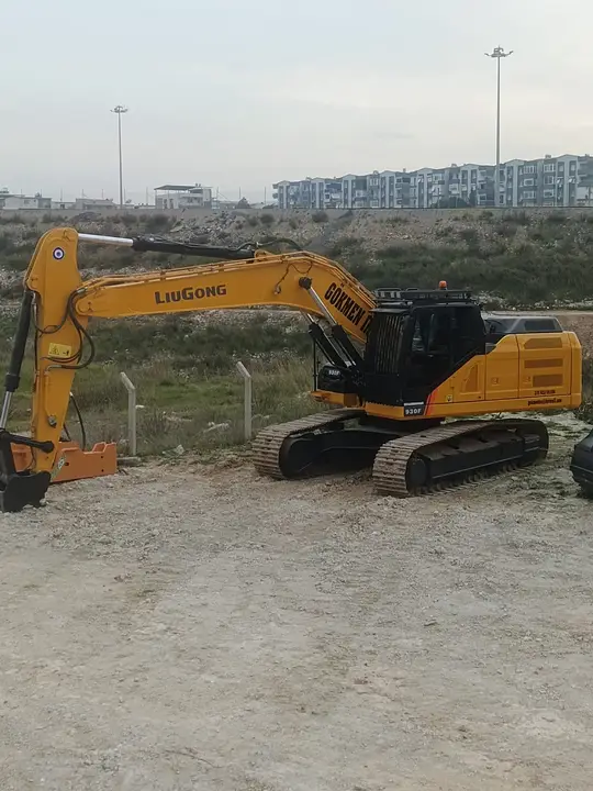 Aydın Palplanş: şantiyede vibro çakıcı ekipmanı