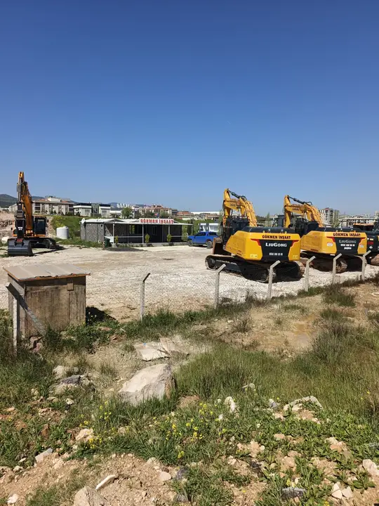 Aydın Palplanş: ekskavatöre bağlı vibro çakıcı
